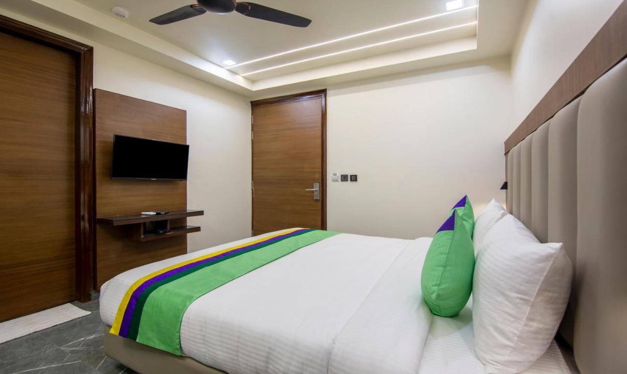 Treebo Royal Comfort New Delhi Bagian luar foto