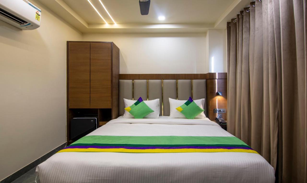 Treebo Royal Comfort New Delhi Bagian luar foto
