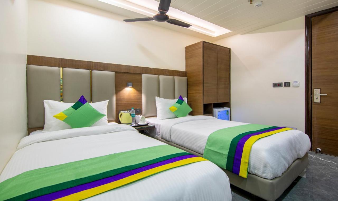 Treebo Royal Comfort New Delhi Bagian luar foto