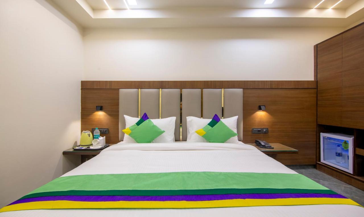 Treebo Royal Comfort New Delhi Bagian luar foto