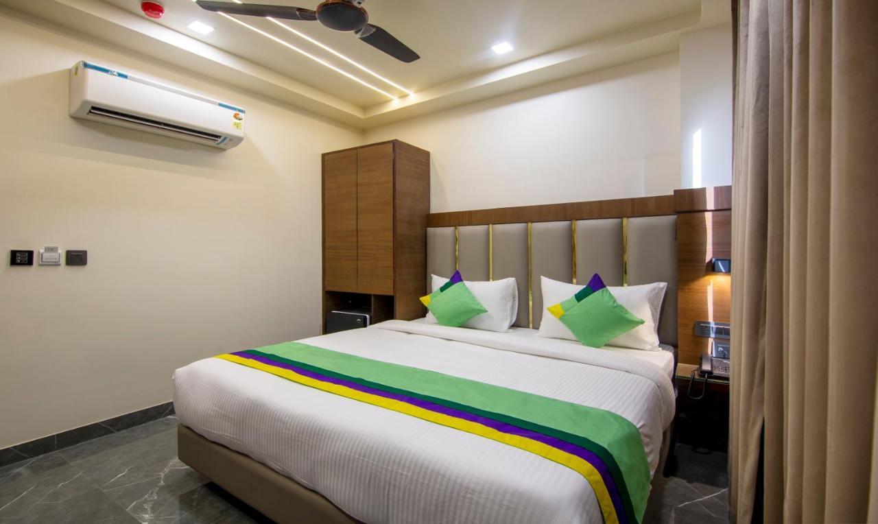Treebo Royal Comfort New Delhi Bagian luar foto